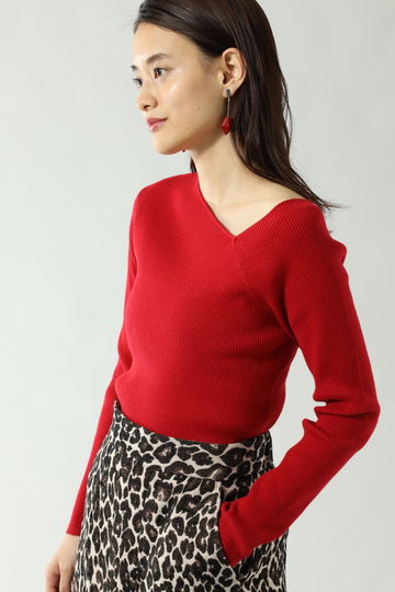 【ベージュ・レッドカラーのみ先行予約 12月中旬-12月下旬入荷予定】アシメトリーネックリブニット