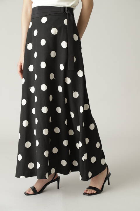 ドットプリントサテンベルト付スカート