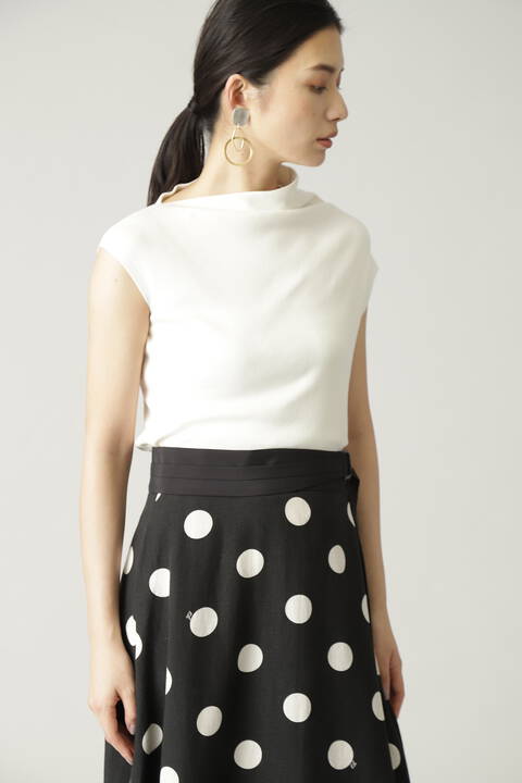 ドレープネックニット